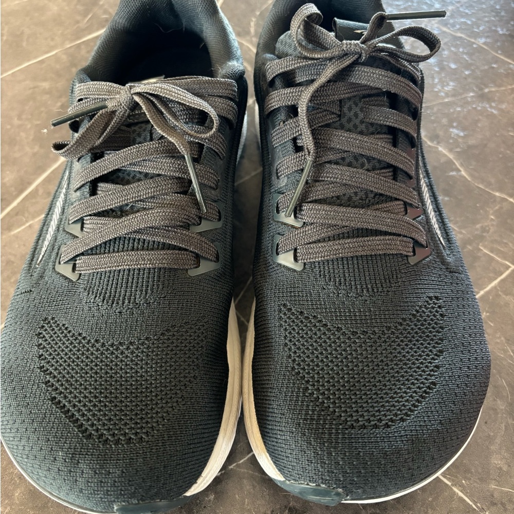 EUC Women’s Size 9 Altra Escalante 3.